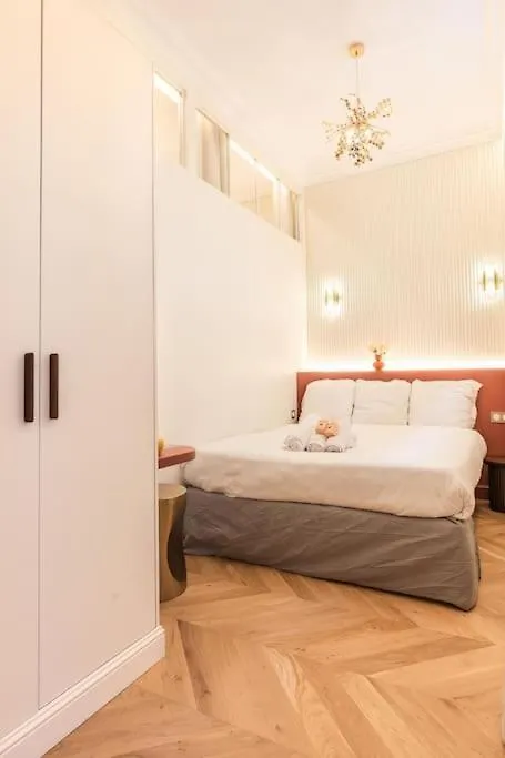 Luxe Rouvet I Netflix I Calme-1