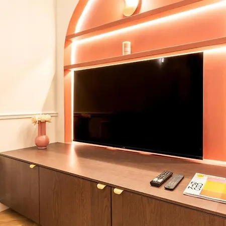 Luxe Rouvet I Netflix I Calme-3